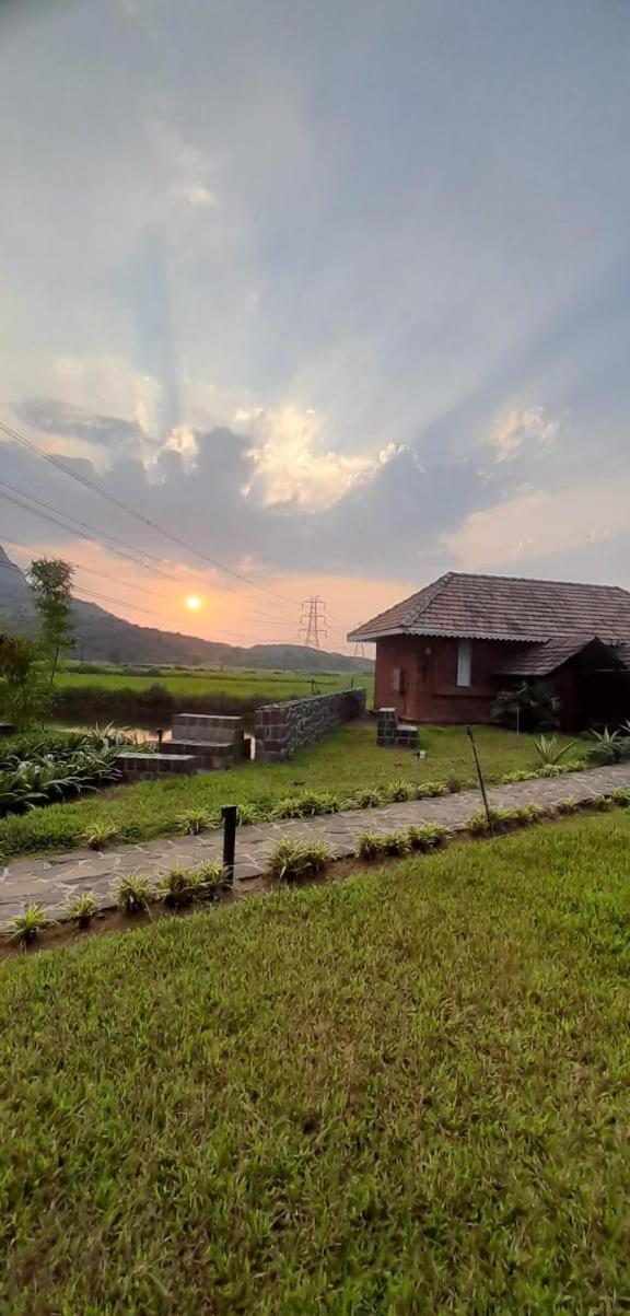 Umbartha Resort Naneghat Ghātghar Dış mekan fotoğraf