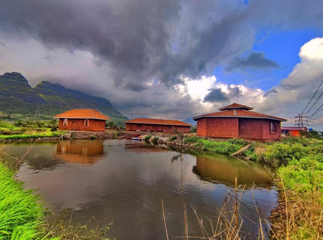 Umbartha Resort Naneghat Ghātghar Dış mekan fotoğraf