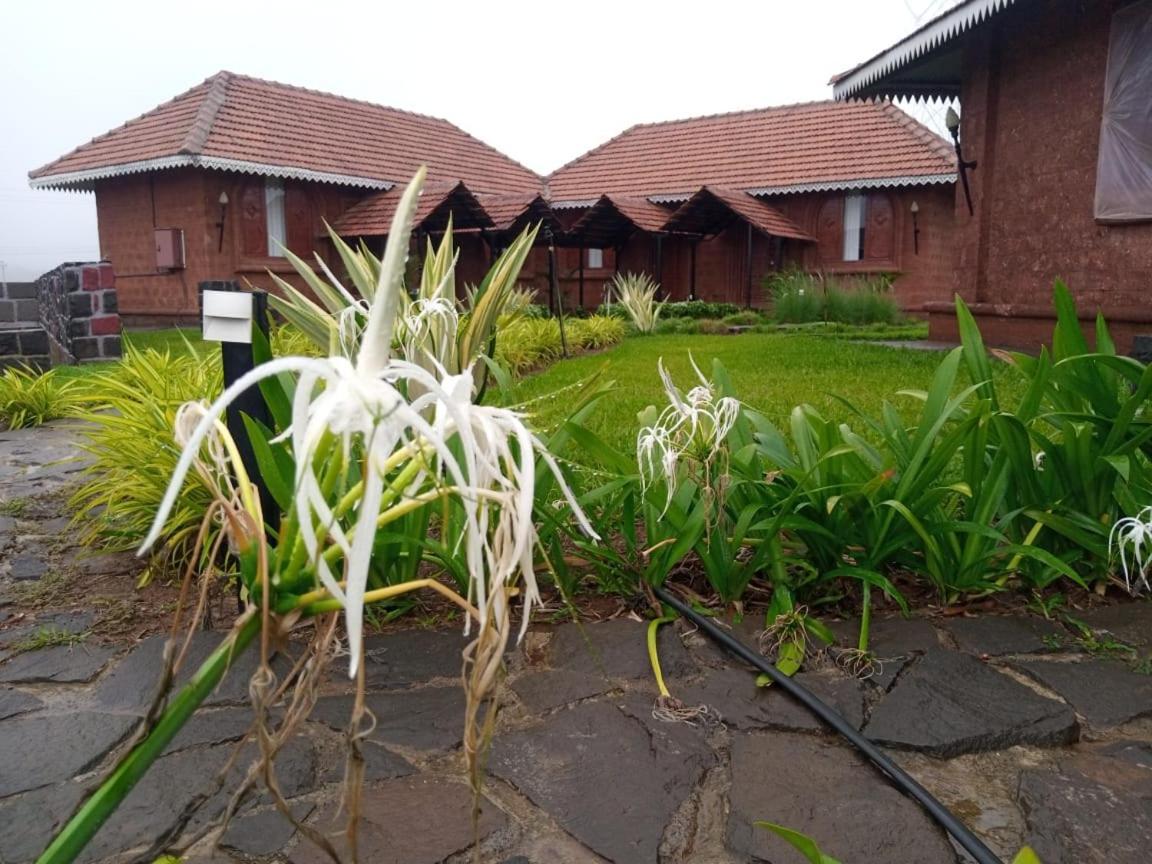 Umbartha Resort Naneghat Ghātghar Dış mekan fotoğraf